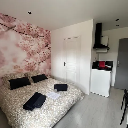 Le Peronne-4 Apartment